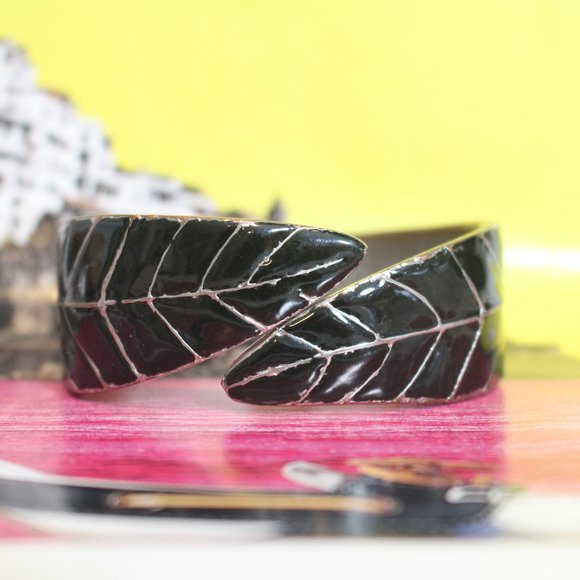 y2k Black Enamel Leaf Wrap Hinge Bracelet - Picture 1 of 6